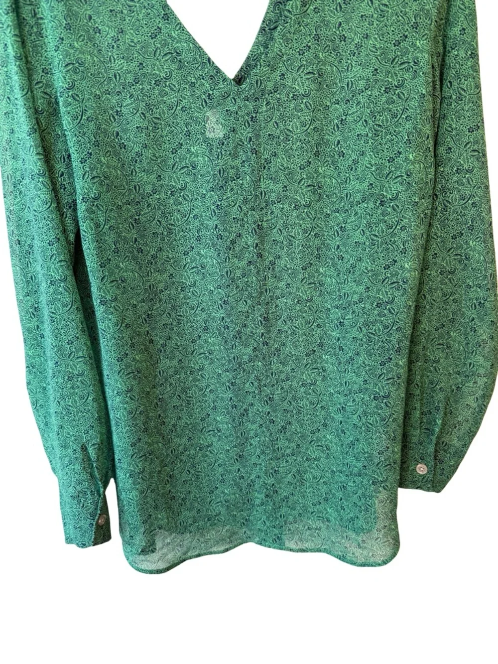CAbi Green Paisley V-Neck Sheer Blouse Size S Lightweight Flowy Casual - Picture 11 of 13